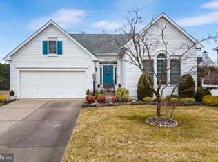 11 Raintree Dr, Sicklerville, NJ 08081