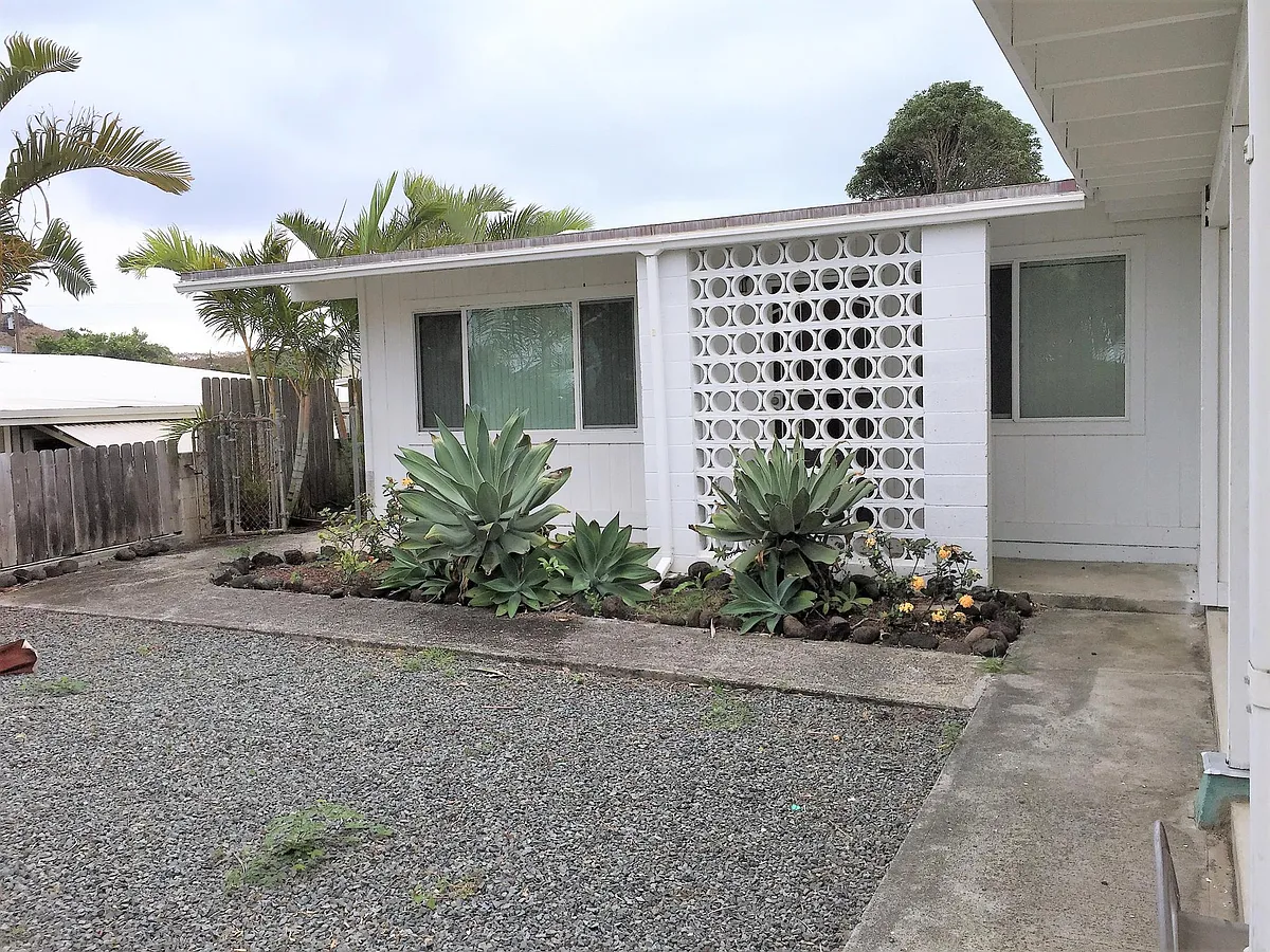 Building Photo - 1464 Onioni St