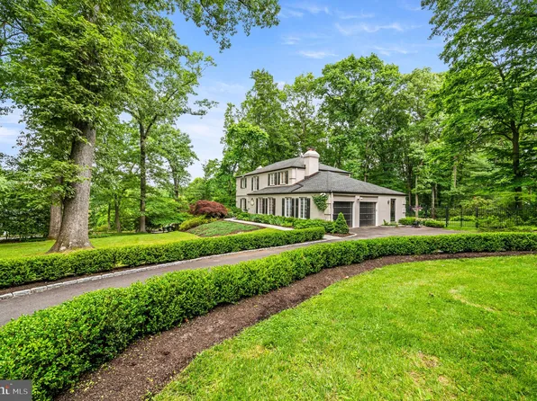 460 Woodland Cir, Wayne, PA 19087