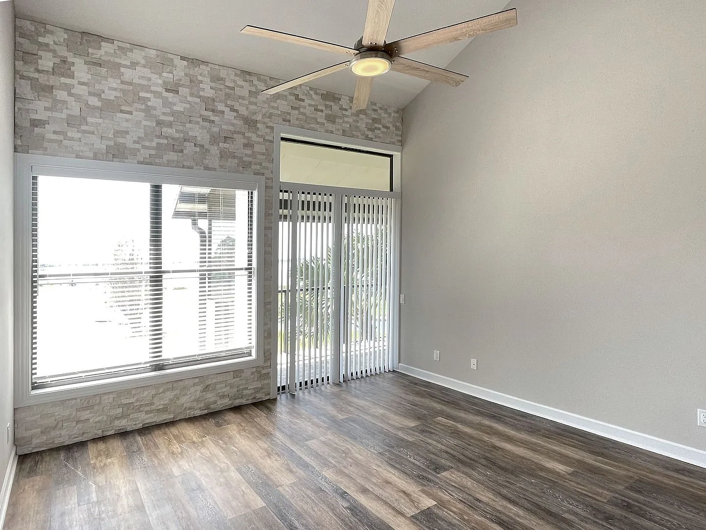 Two-Bedroom Condo for Rent in Winterset — Photo 3