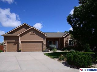 5125 N 161st Avenue Cir, Omaha, NE 68116