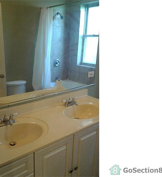 2nd image of 5040 S Calumet Ave APT 1