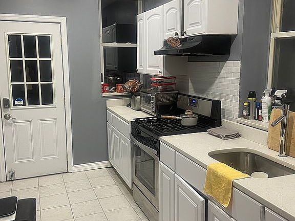 3rd image of 585 Van Nest Ave