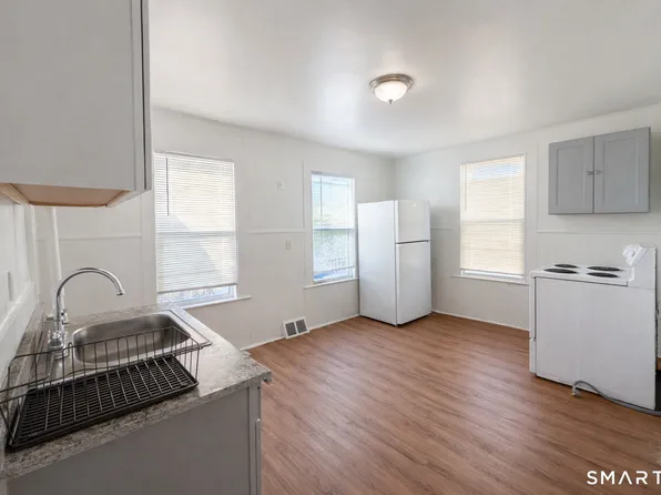 96 Franklin St #2, Meriden, CT 06450