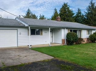 920 S Crestline Dr, Waldport, OR 97394