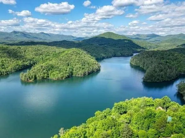 000 Berry Patch Rd, Murphy, NC 28906