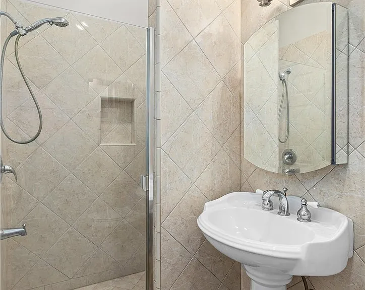 6508 Mammoth Ave — Photo 12