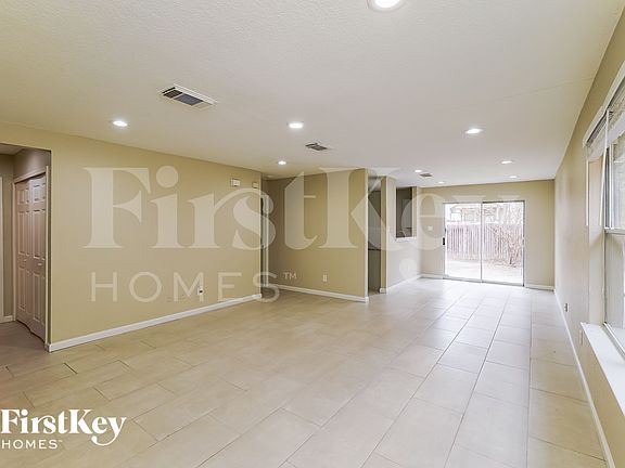 3rd image of 2322 Pue Rd