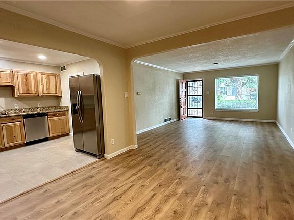 4th image of 903 Quentin Street