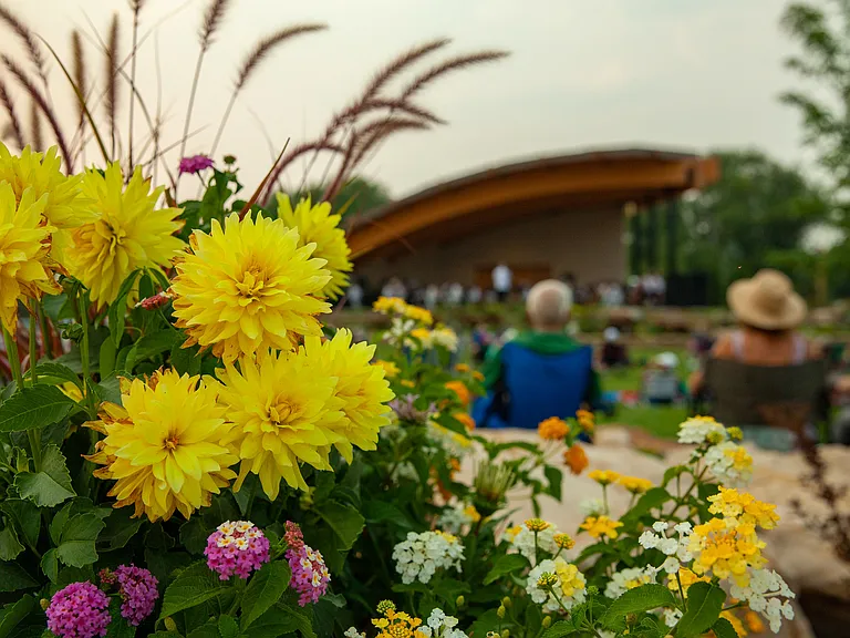 The Spring Creek Gardens are an easy walk from the house.
