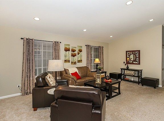 5th image of 24731 W Hawthorne Dr