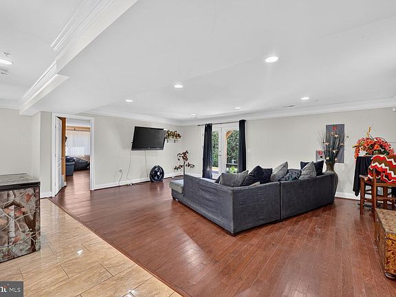 3rd image of 3608 Osborne Ct