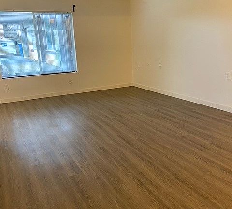 3rd image of 550 Bellevue Way SE APT 2