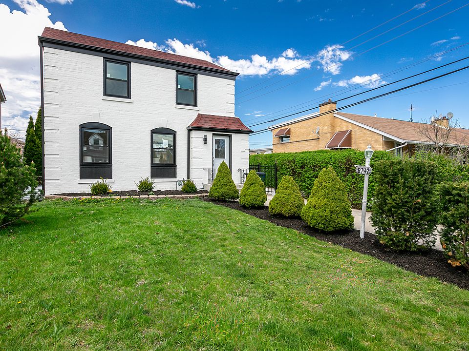 1st image of 6742 N Trumbull Ave