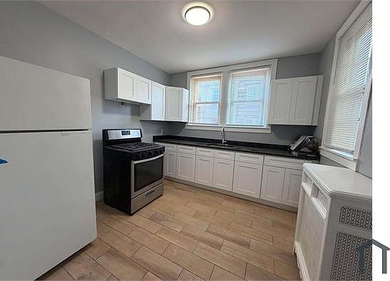 5th image of 2904 S 62nd St