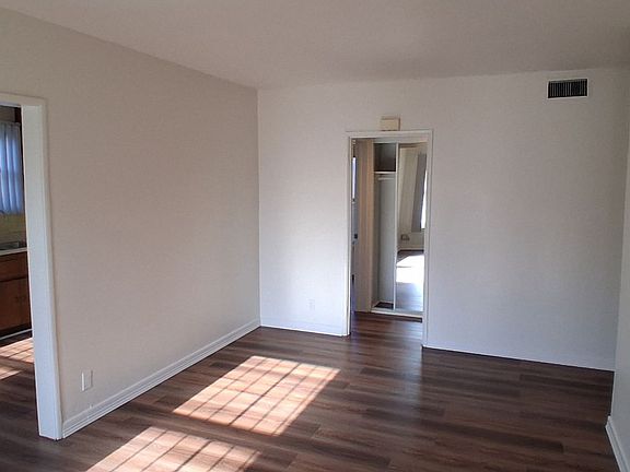 5th image of 831-833 W 97th St #833-02