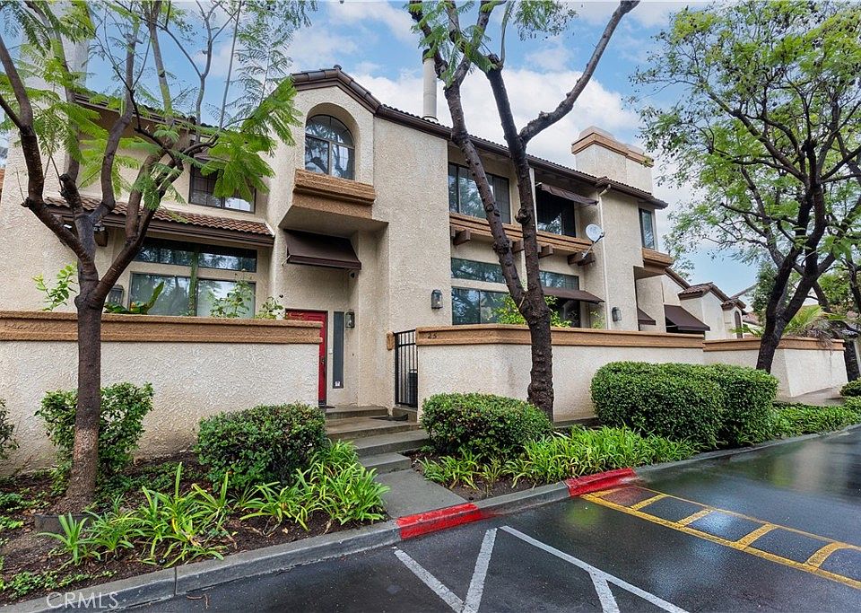 1st image of 25 Stony Point Pl