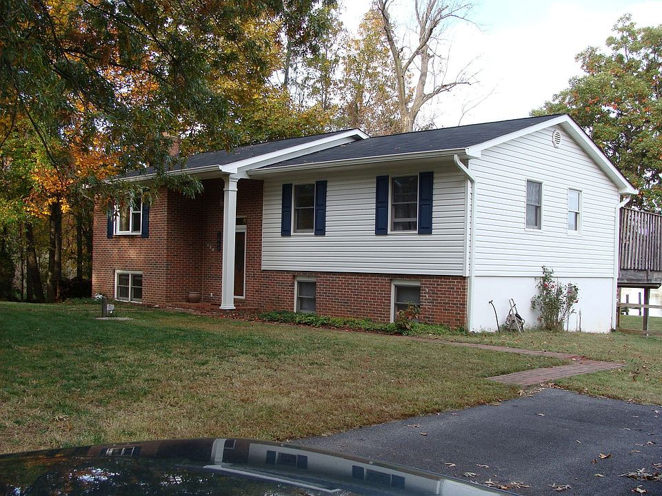 1st image of 7649 Lake Dr