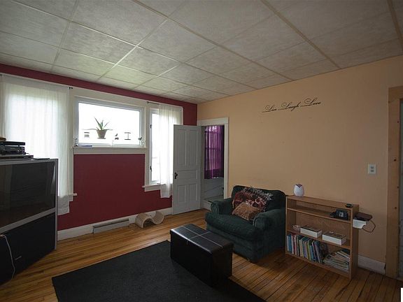 5th image of 304 Mitchell St