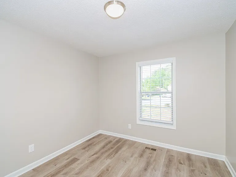 116 Brentwood Ct — Photo 14