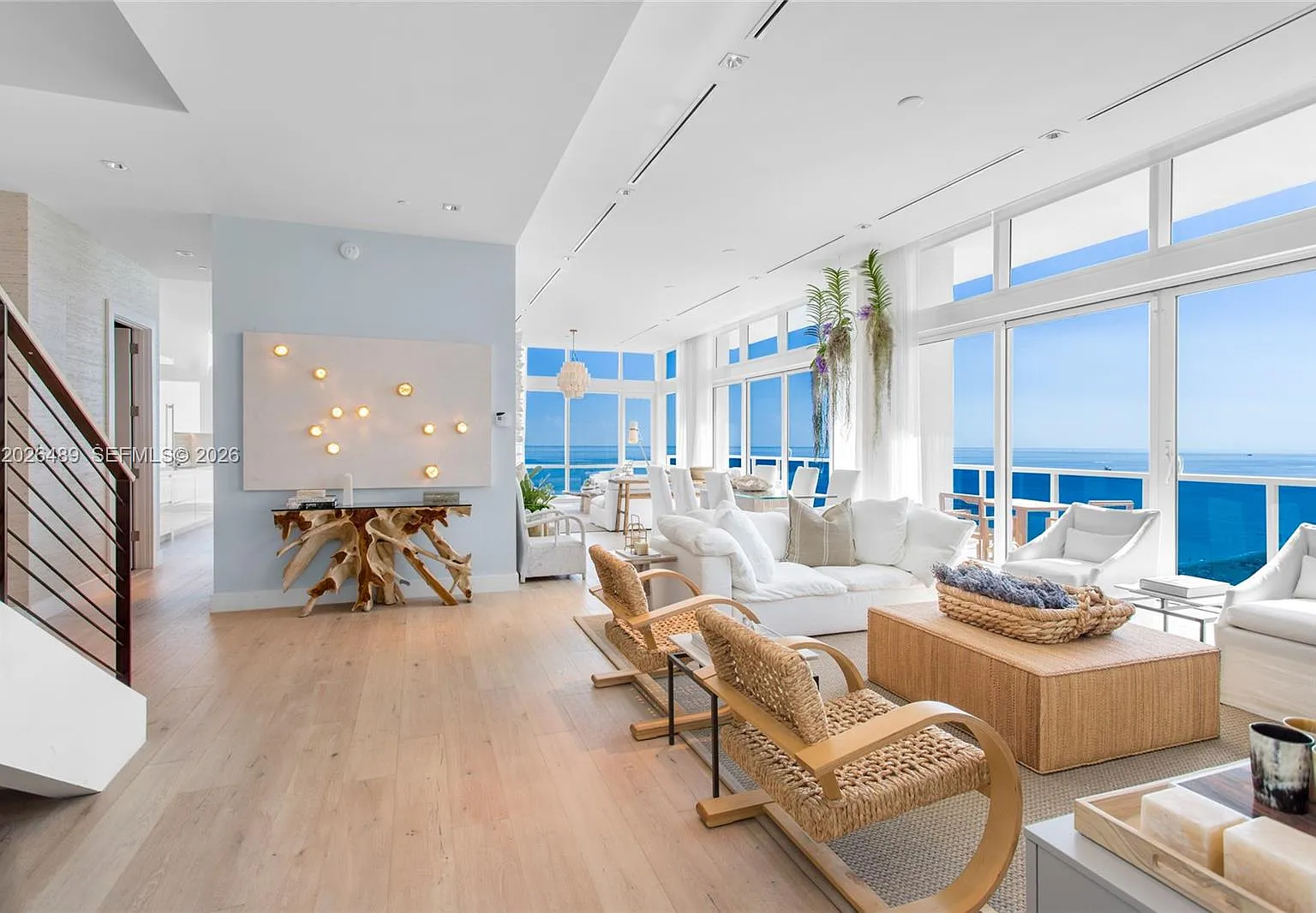 2399 Collins Avenue — Photo 2