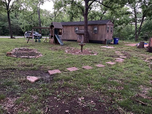 4th image of 94 Claudette Ln