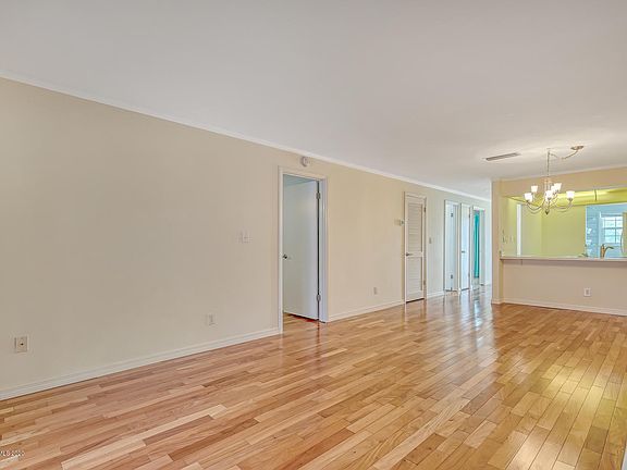 5th image of 1005 Knox McRae Dr #214