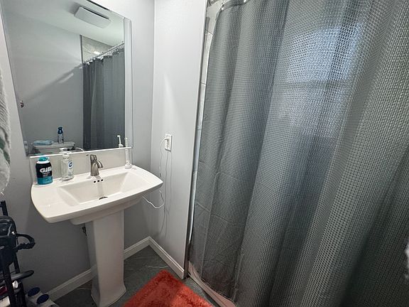 5th image of 43 Bradley St #1