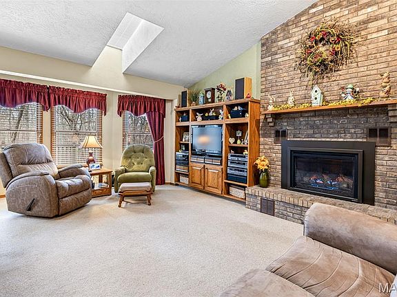 2nd image of 18 Winchester Rd