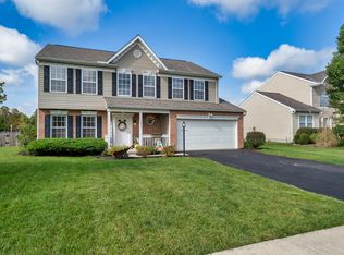 1056 Legacy Ln, Pataskala, OH 43062