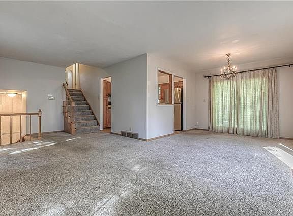 4th image of 8939 Knox Ln