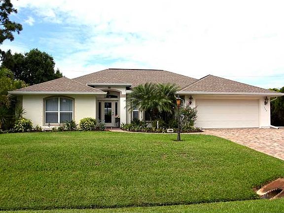 2nd image of 785 Rolling Hill Dr