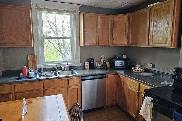 5 bed, 2500 sqft, $3,500 — Photo 4