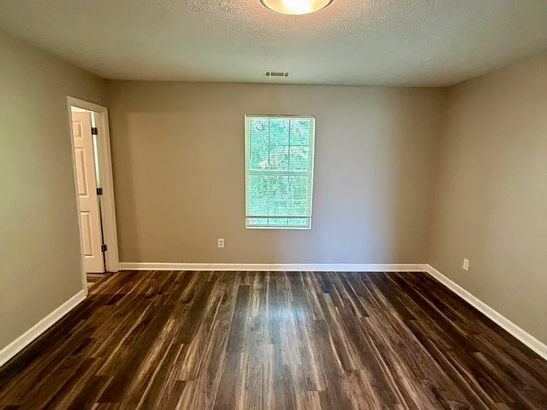 5696 Windfall Ln — Photo 12