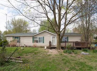 10 W 900 N, Wawaka, IN 46794