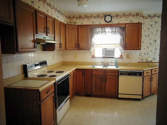 2nd image of 1001 E Ravine Dr