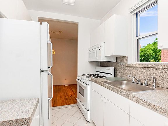 5th image of 640 W 231st St APT 4A