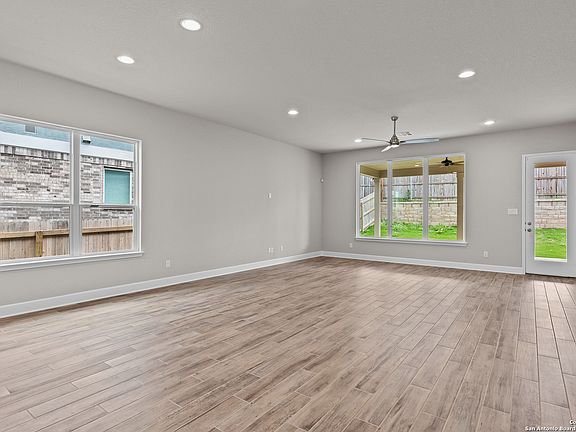 4th image of 1036 Aidenbaum