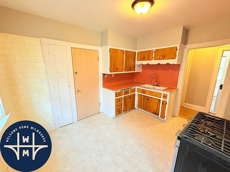 3021 N 61st St #LOWER — Photo 7