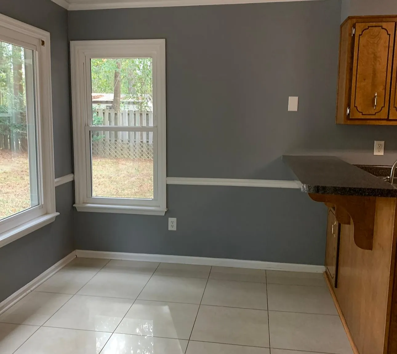 670 Tara Ln — Photo 2