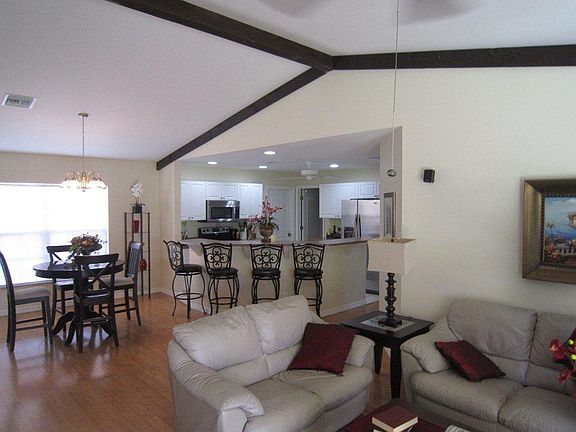 3rd image of 731 Arundel Cir