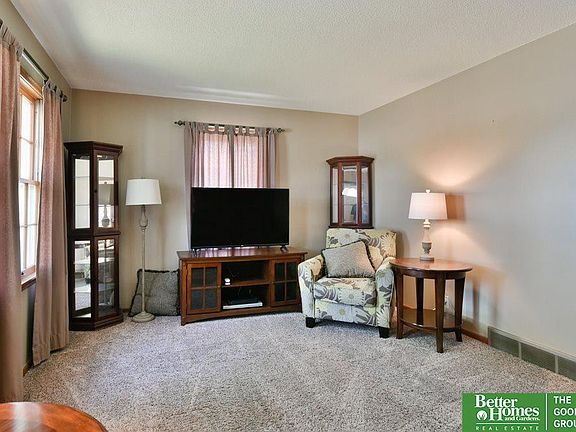 5th image of 209 Michael Dr