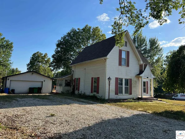 600 E 3rd St, Creighton, MO 64739