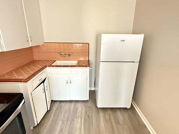3rd image of 453 San Bruno Ave W APT 4