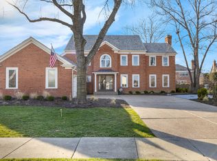 2331 Mohawk Ln, Glenview, IL 60026