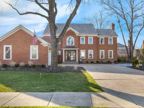 2331 Mohawk Ln, Glenview, IL 60026