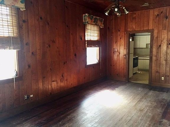 3rd image of 2211 Seidenberg Ave