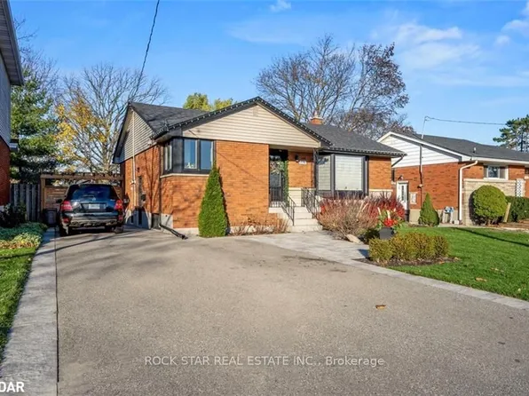 126 W 26th St, Hamilton, ON L9C 4Z4