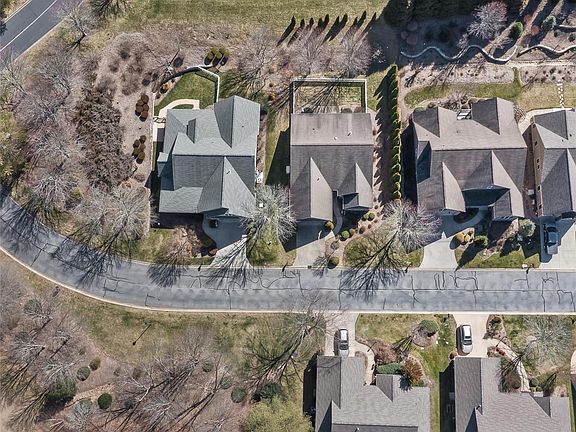5th image of 33 Whistlewood Ln