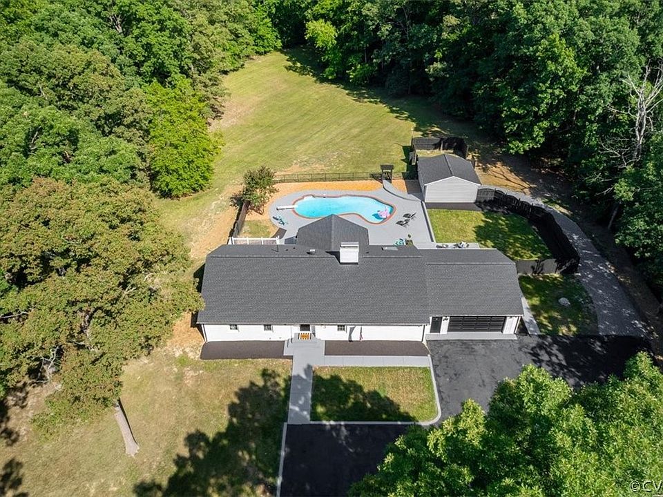 1st image of 13 Twin Springs Dr
